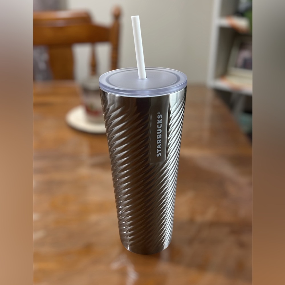 NWT. Starbucks 24oz Metallic Tumbler with Straw